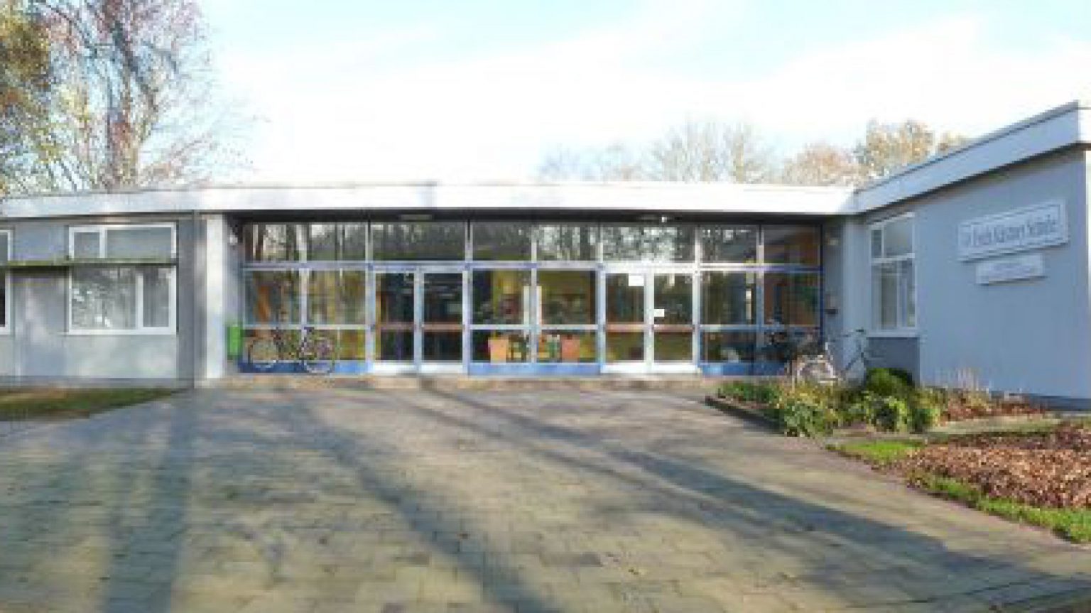 cropped2014eingang1.jpg Erich Kästner Schule